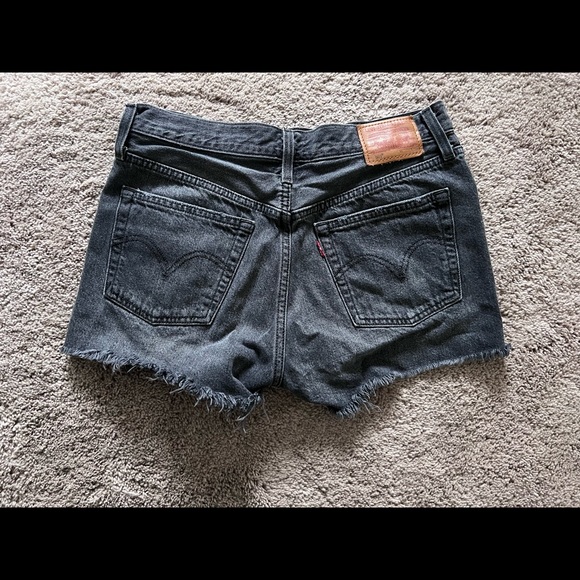 501 Levi Denim Shorts - Picture 2 of 2